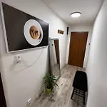 Large 3 Bedroom With Skyline View