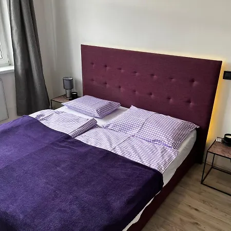 Large 3 Bedroom With Skyline View Appartement Karlsbad