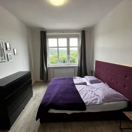 Apartment Large 3 Bedroom With Skyline View