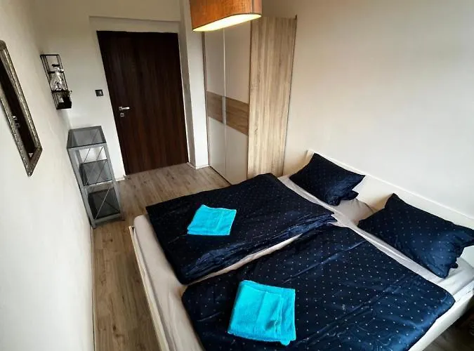 Large 3 Bedroom With Skyline View Διαμέρισμα Κάρλοβι Βάρι