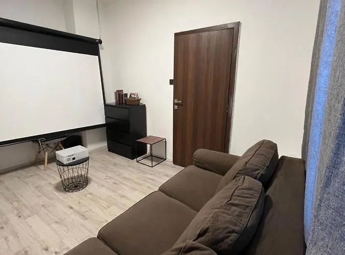 Large 3 Bedroom With Skyline View Διαμέρισμα *