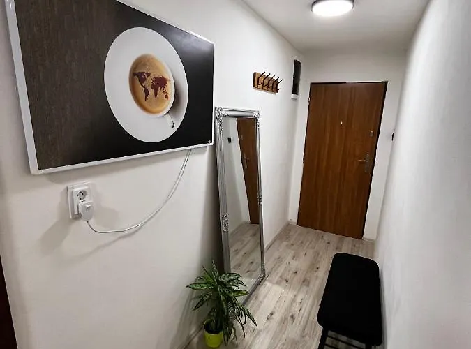 Large 3 Bedroom With Skyline View